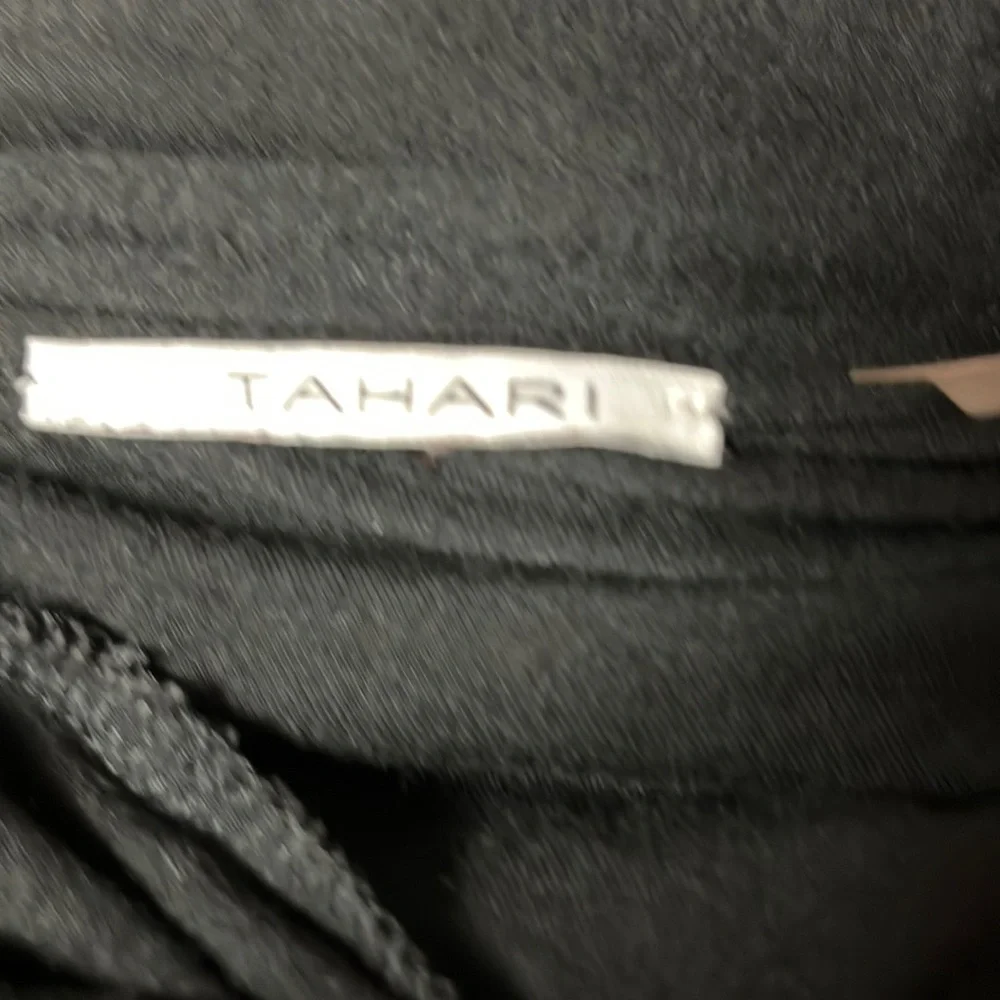 8/$25 Tahari women short sleeve black tunic blouse size M - Picture 8 of 10